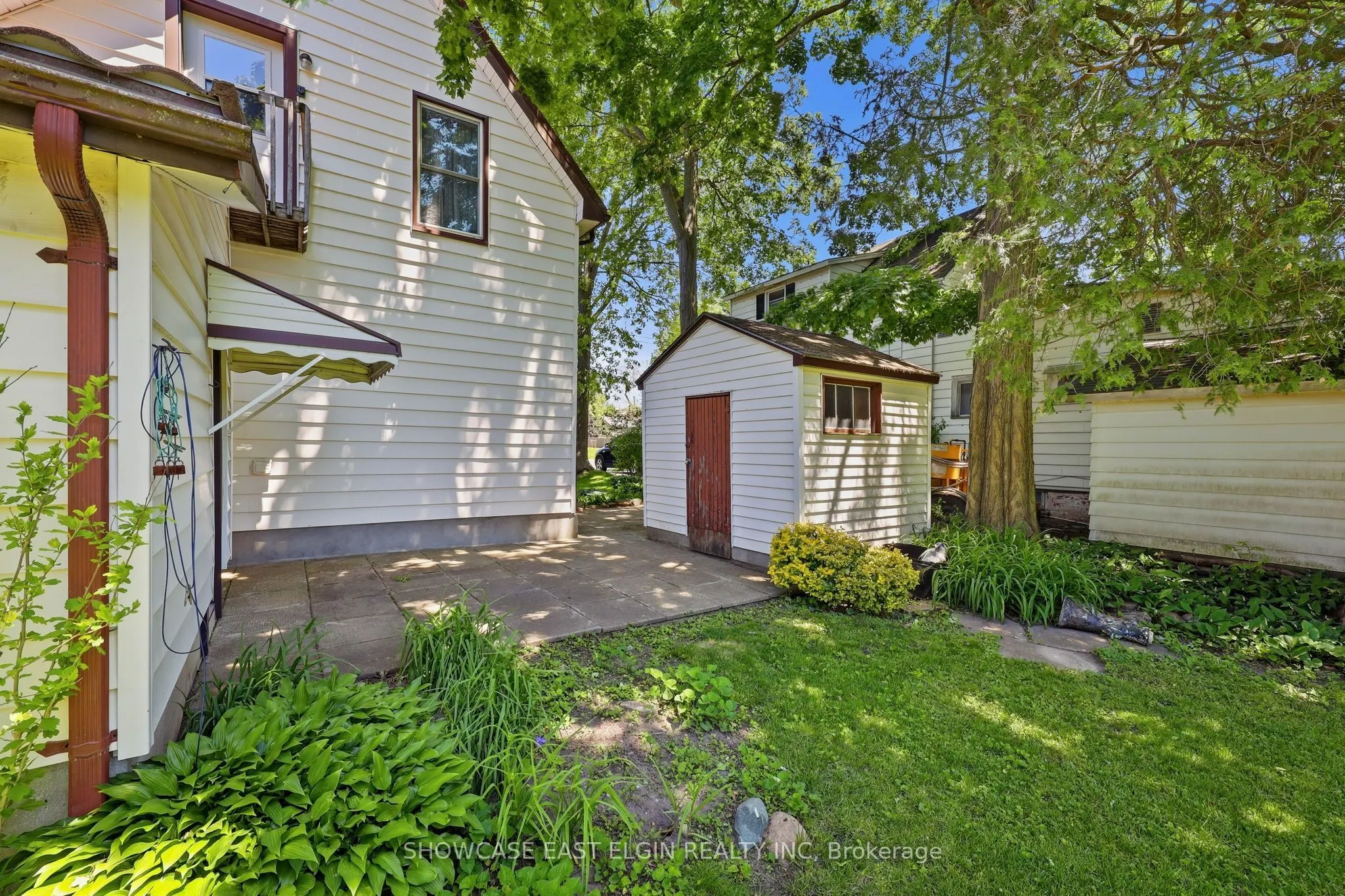 212 Sydenham Street E