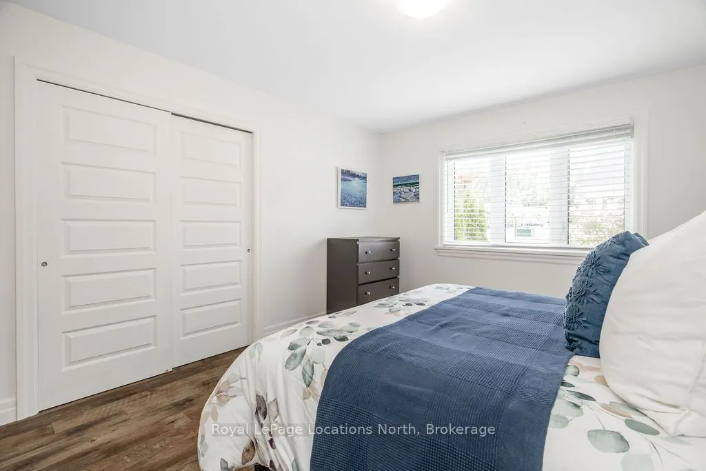 43 NAPIER Street W