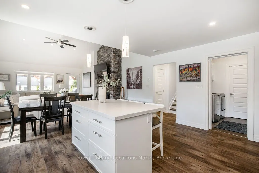 43 NAPIER Street W
