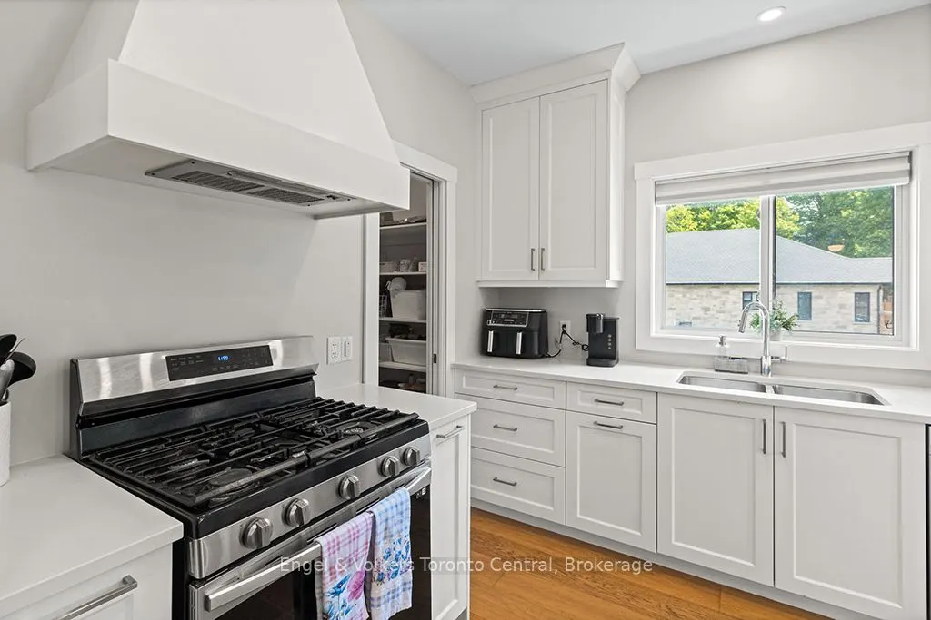 515 4th Street W