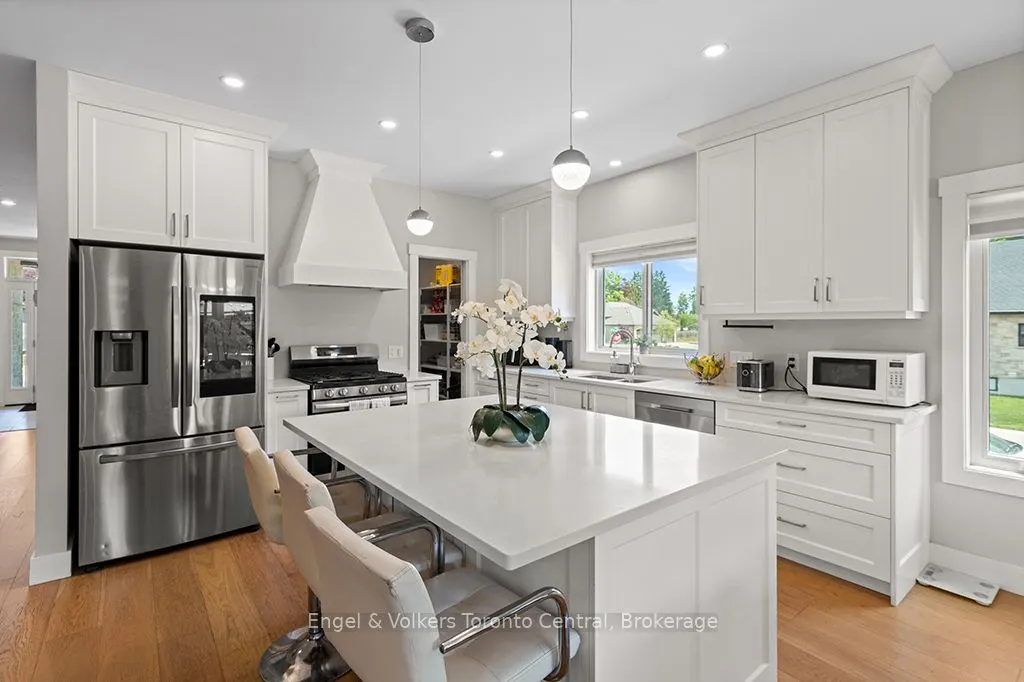 515 4th Street W