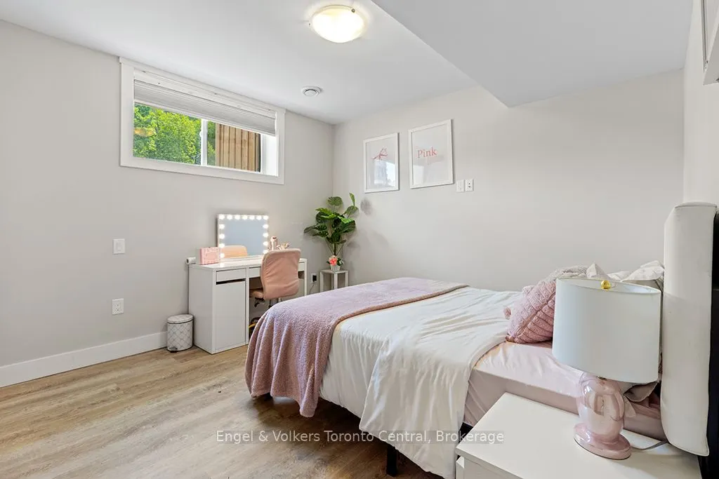 515 4th Street W