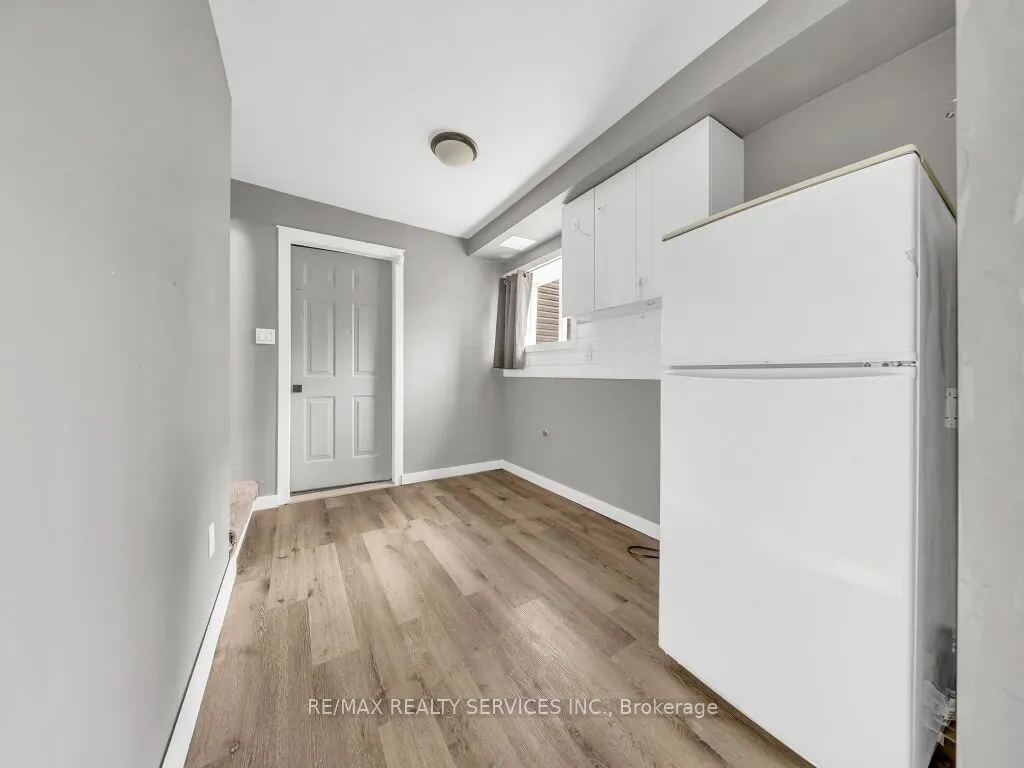 123 Main Street W