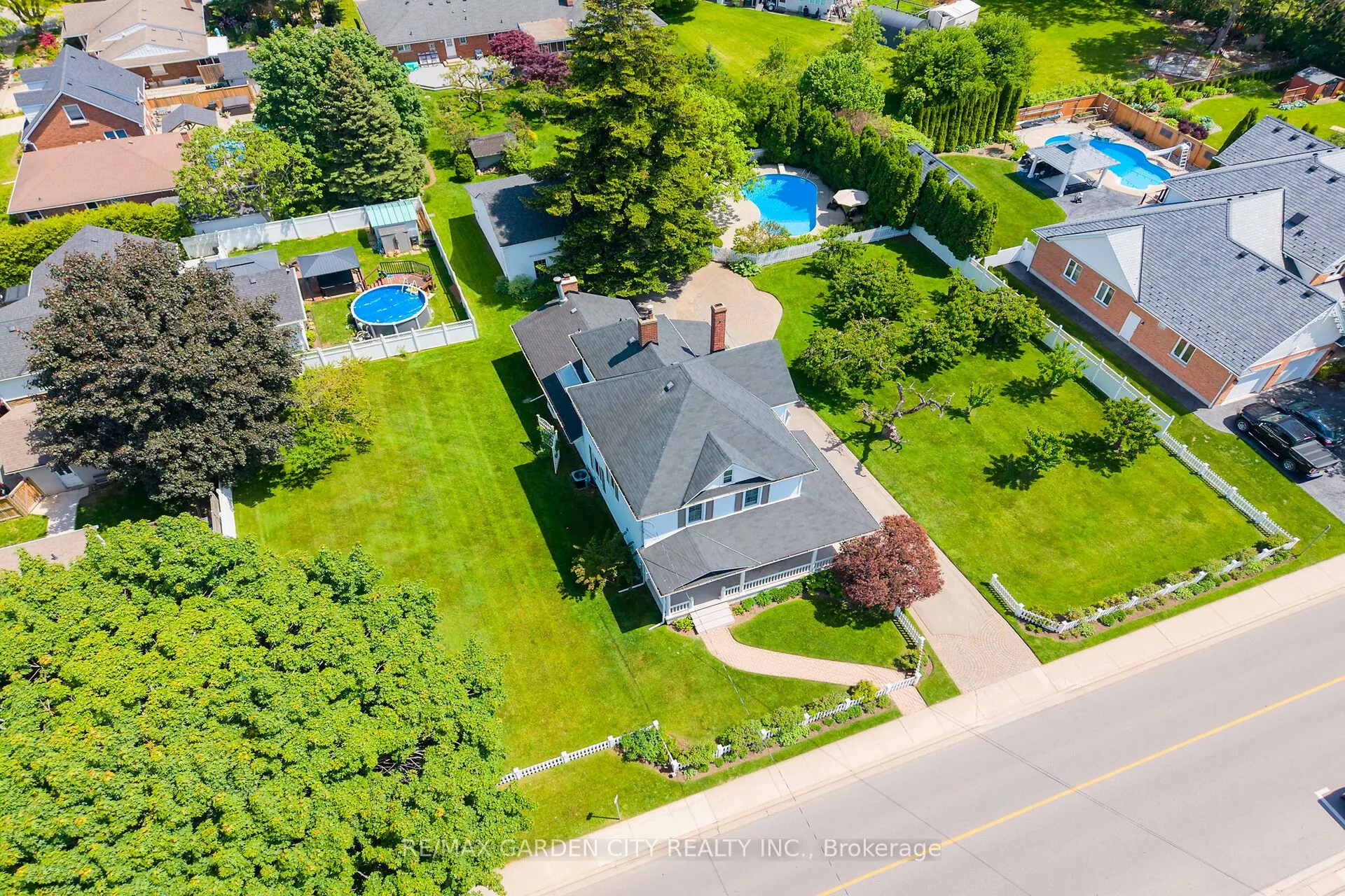 24-26 MAPLE Avenue