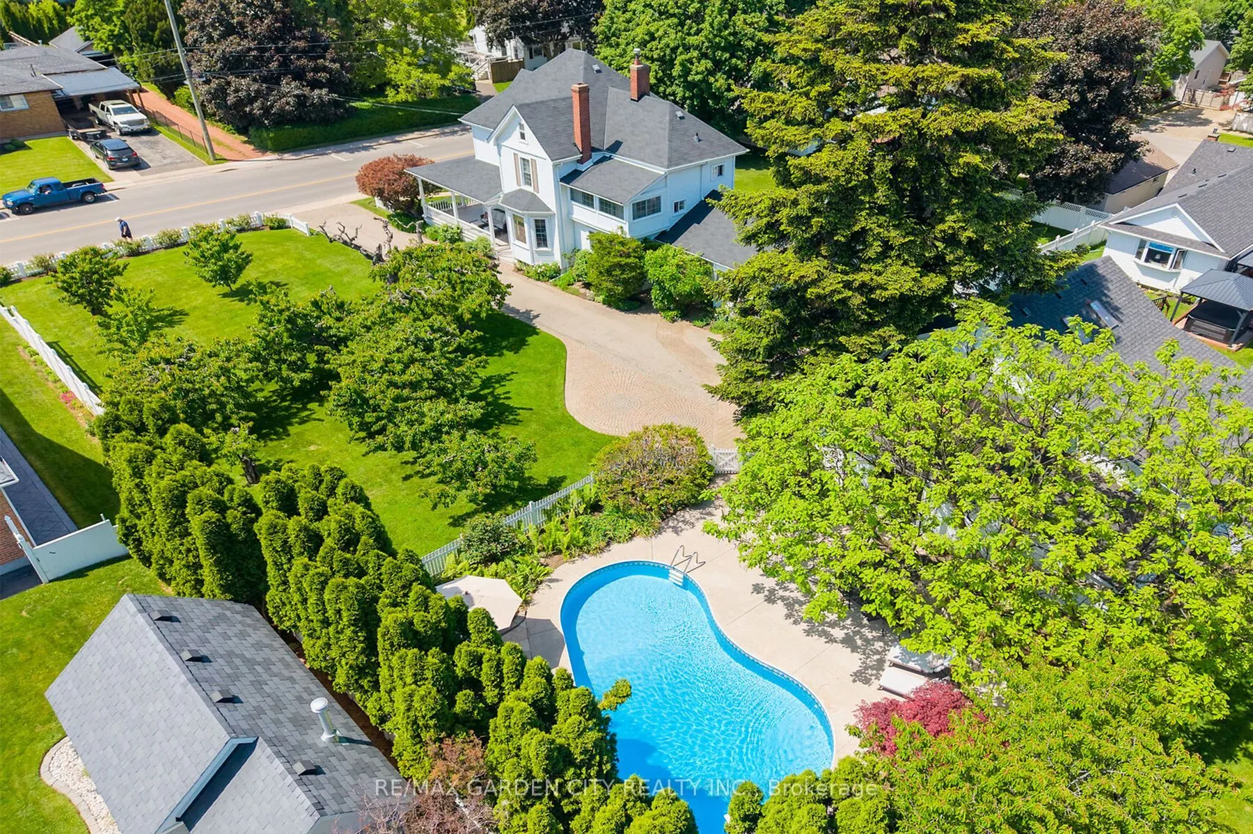 24-26 MAPLE Avenue