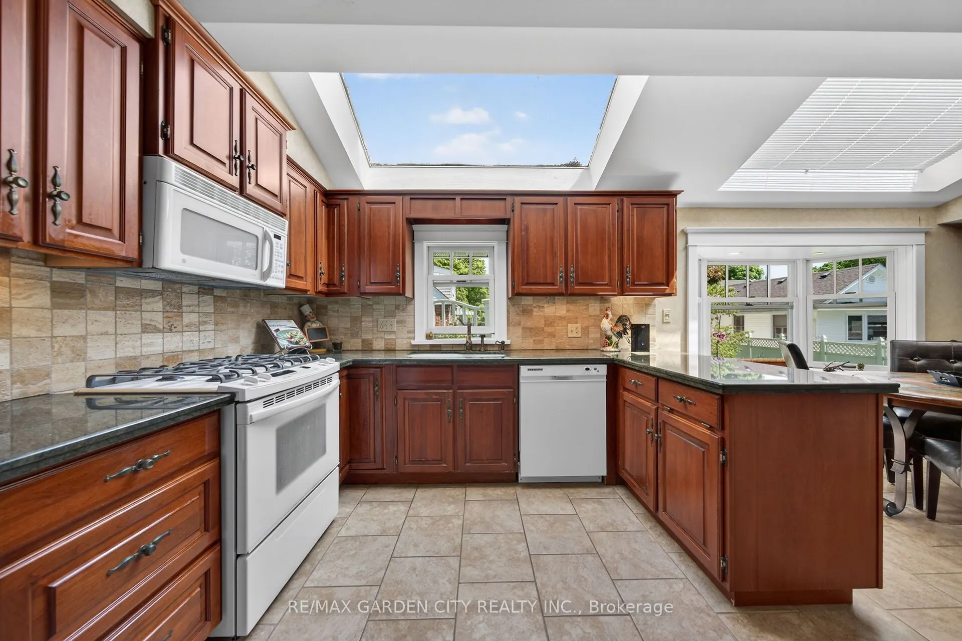 24-26 MAPLE Avenue