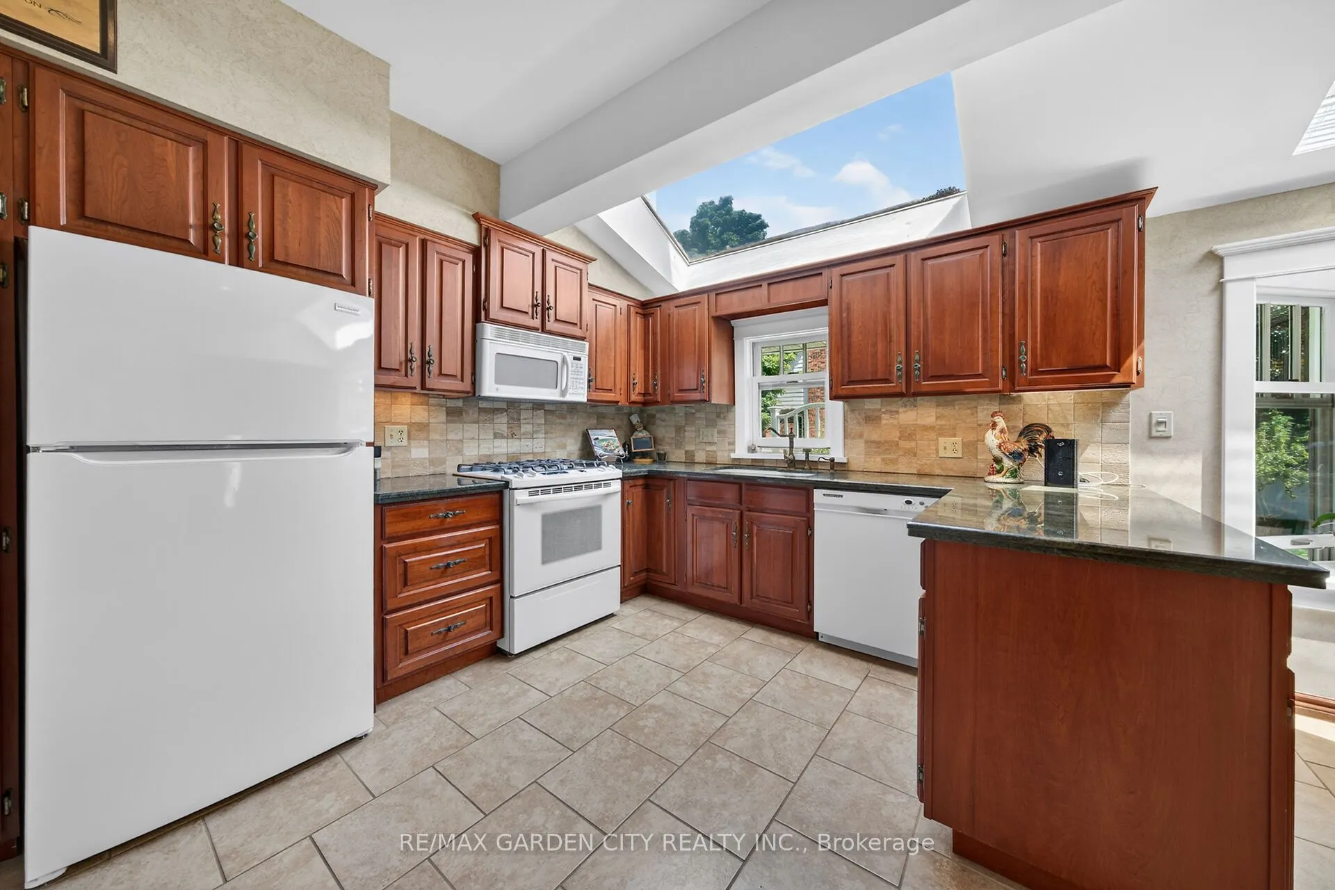24-26 MAPLE Avenue
