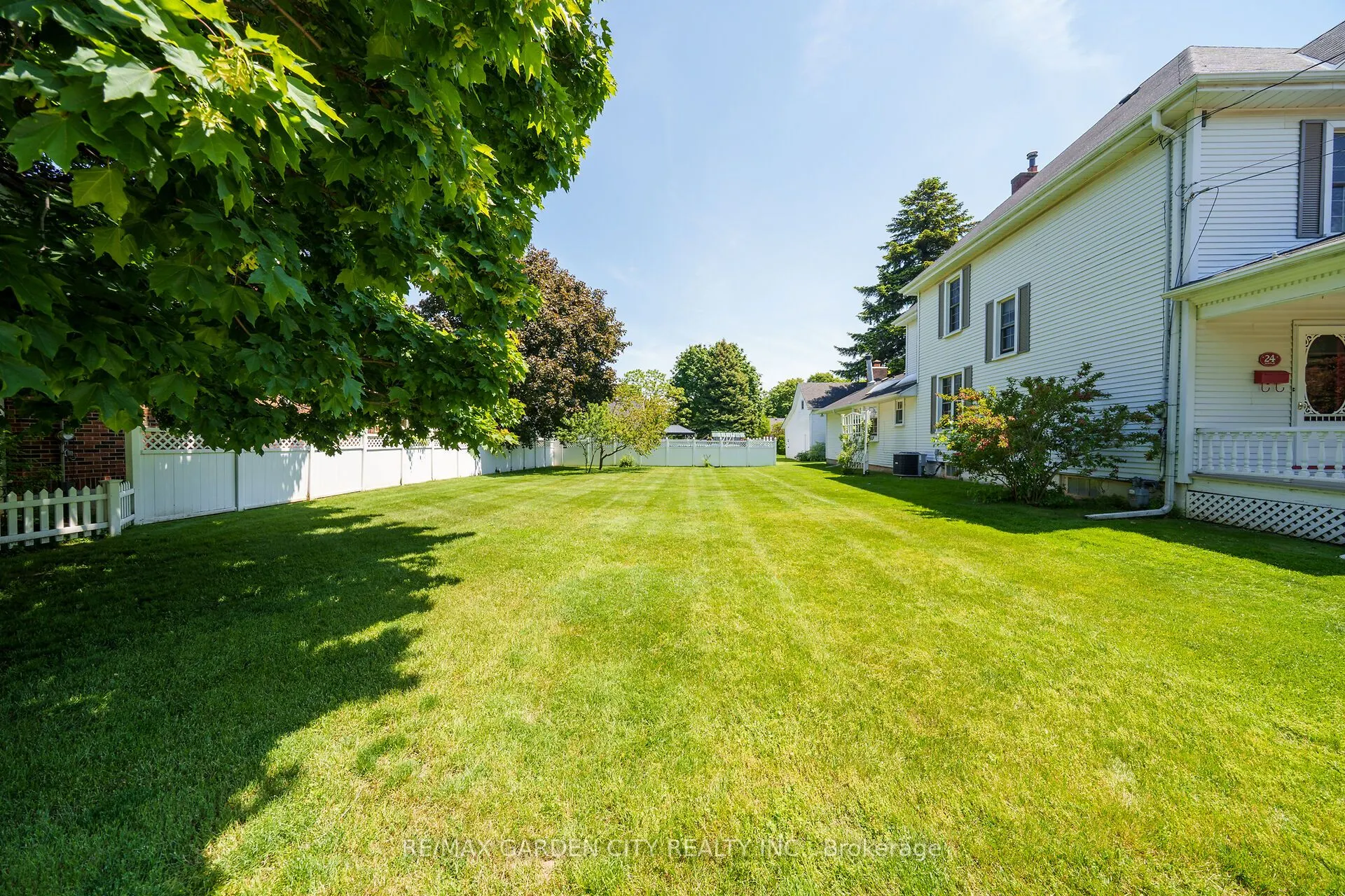 24-26 MAPLE Avenue