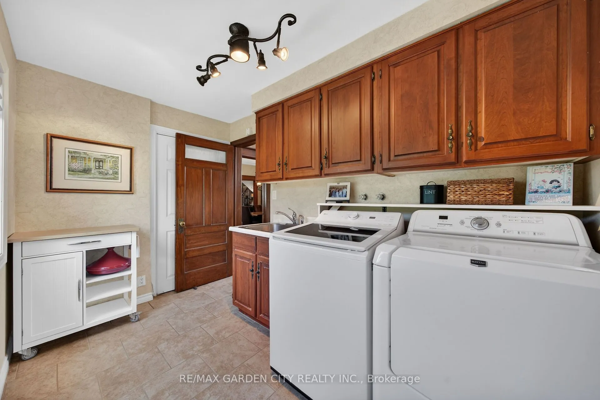 24-26 MAPLE Avenue