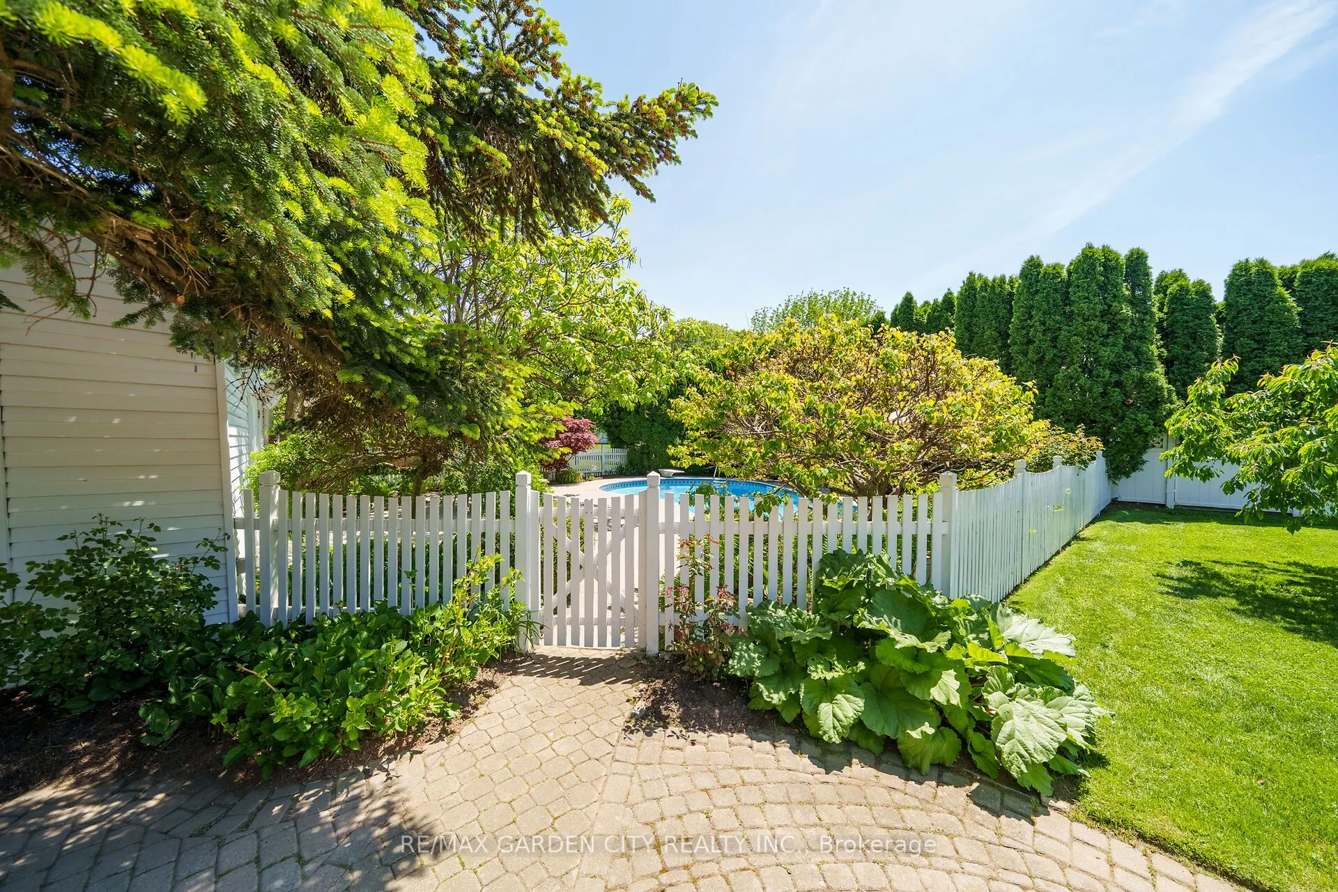 24-26 MAPLE Avenue