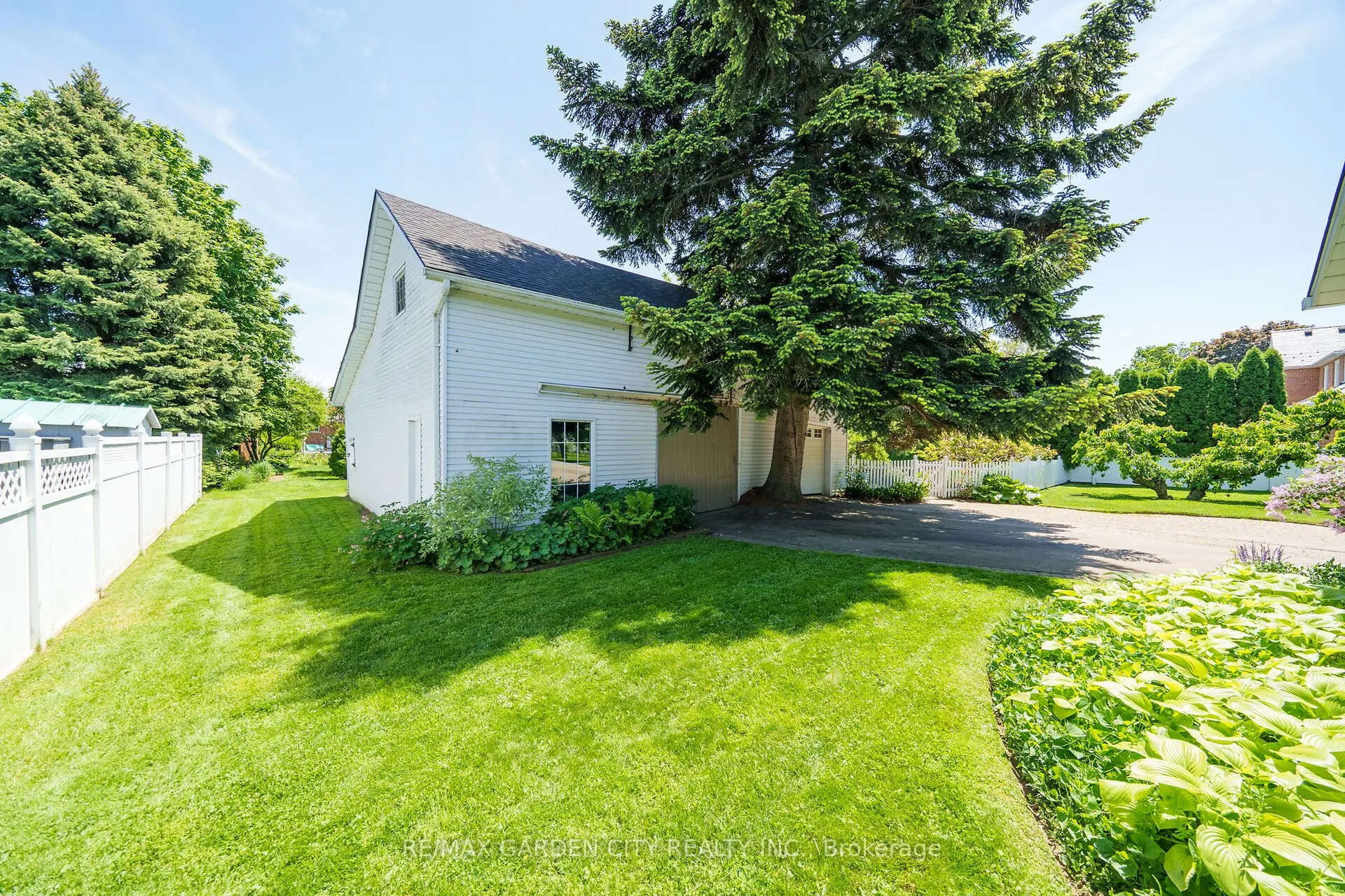 24-26 MAPLE Avenue