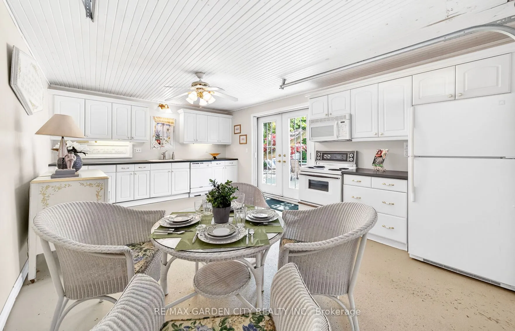 24-26 MAPLE Avenue