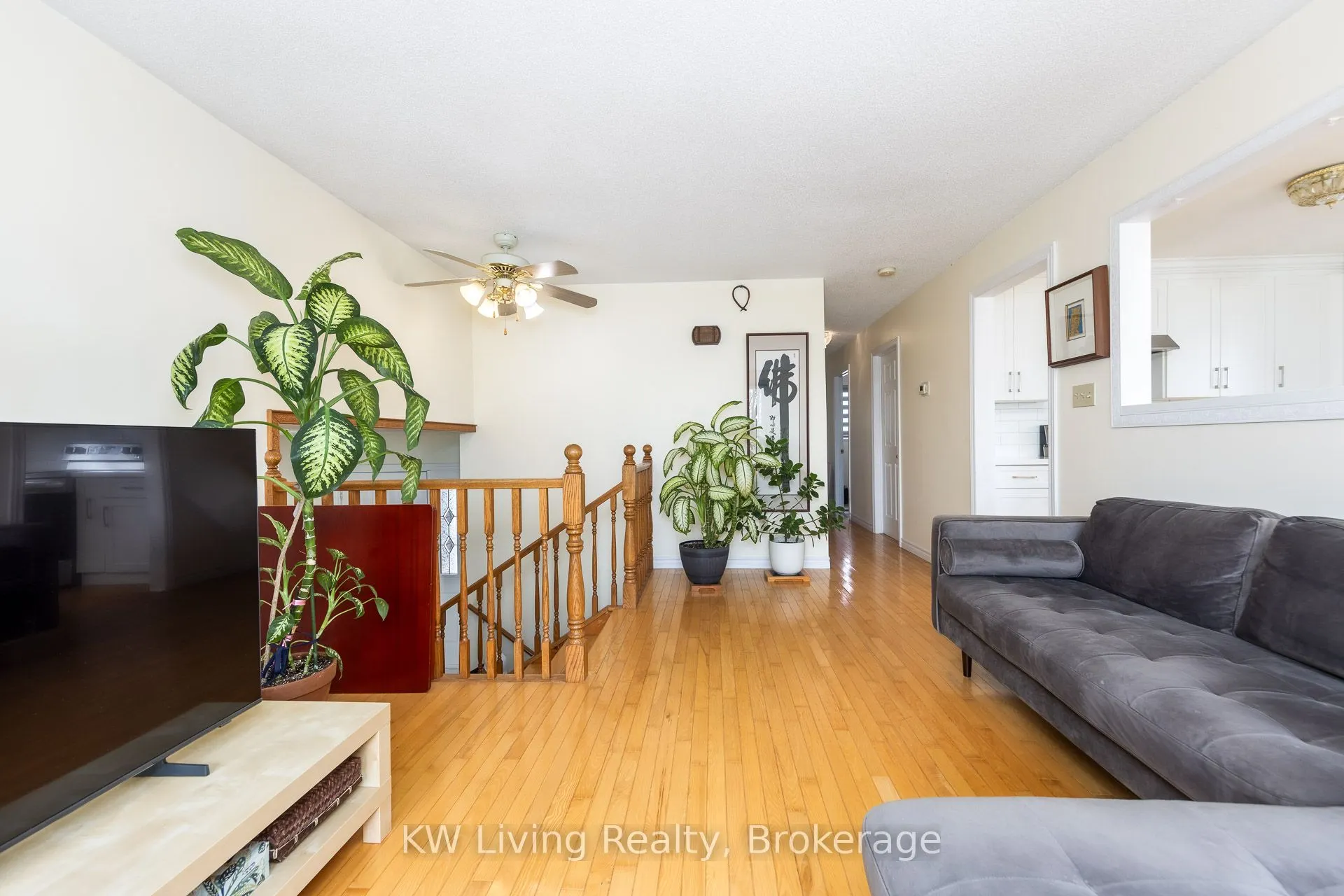 833 Fairbairn Street