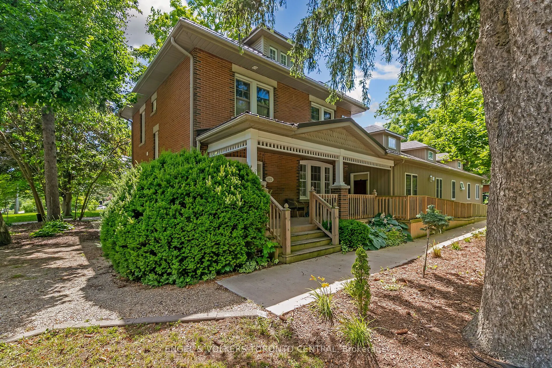 125 RICHARDSON Street
