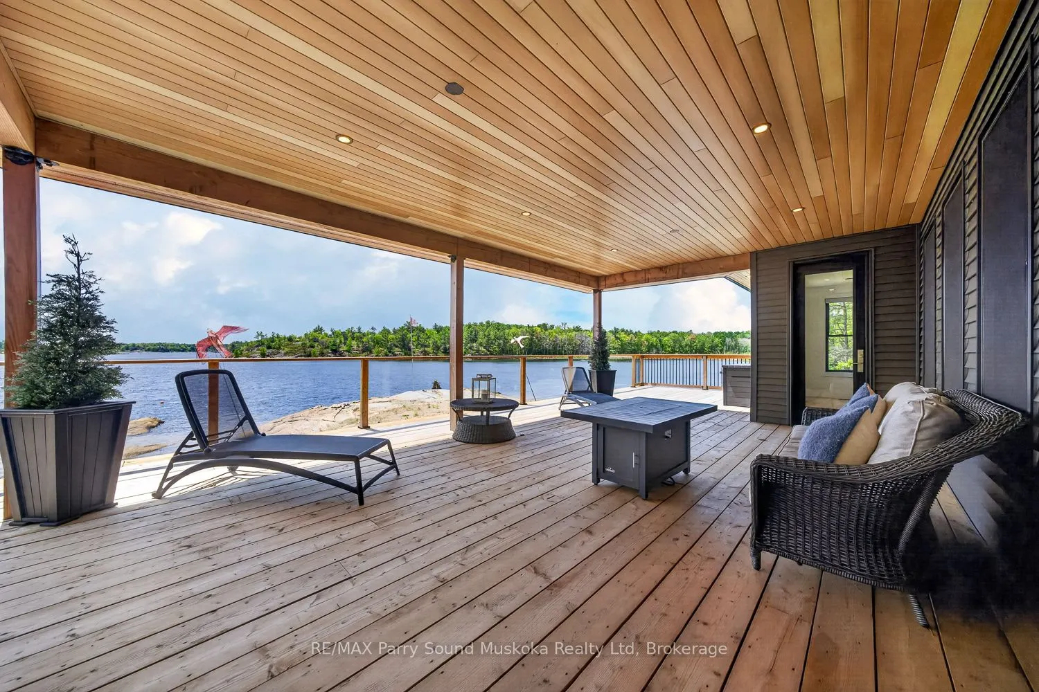 32 A11 Island