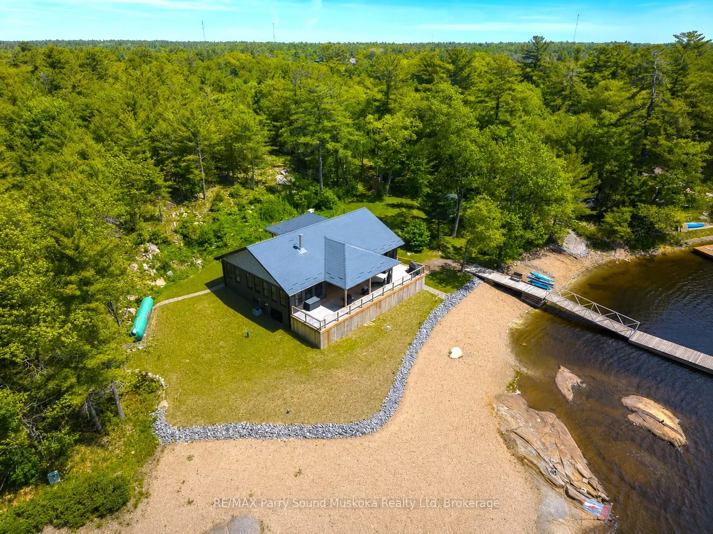 32 A11 Island