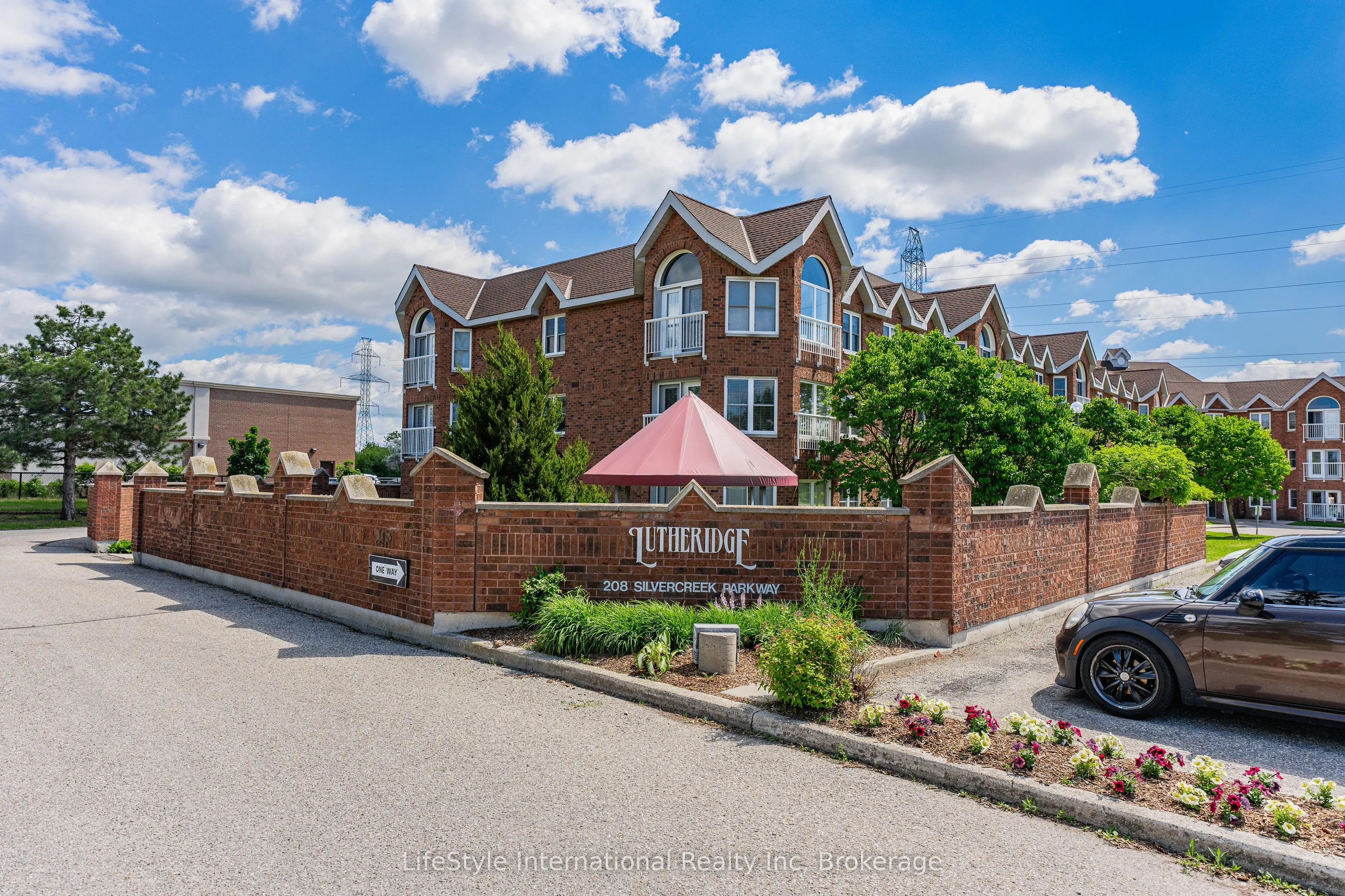 208 Silvercreek Parkway N #213