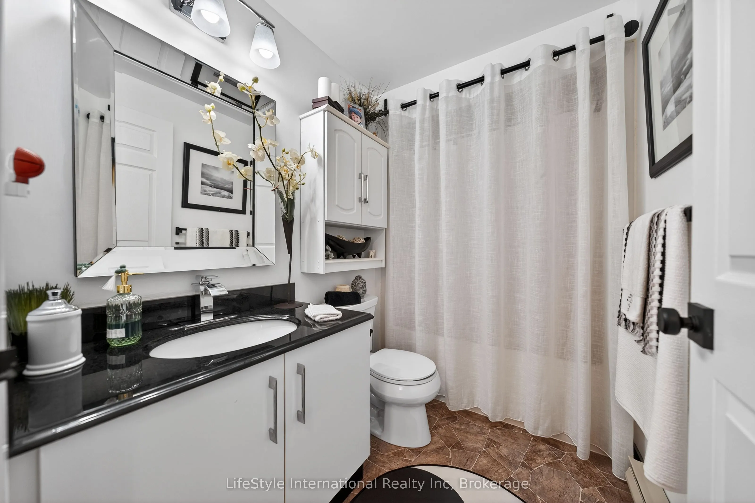 208 Silvercreek Parkway N #213
