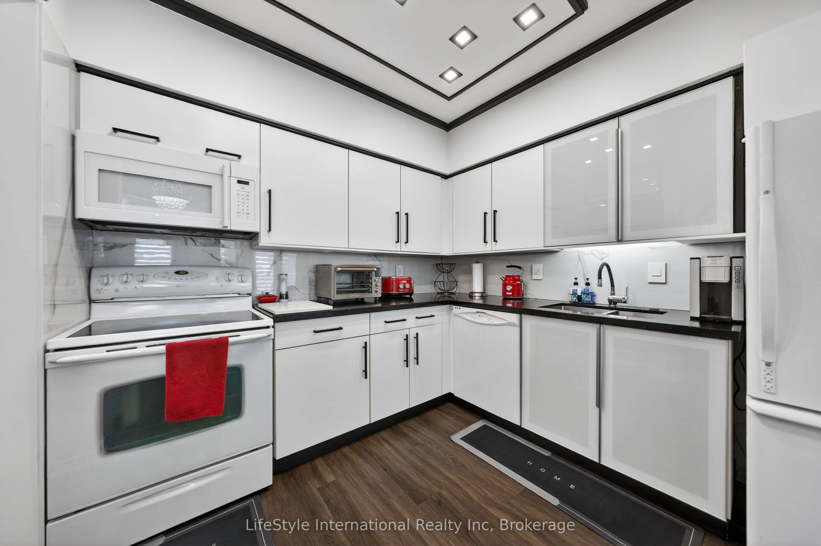 208 Silvercreek Parkway N #213
