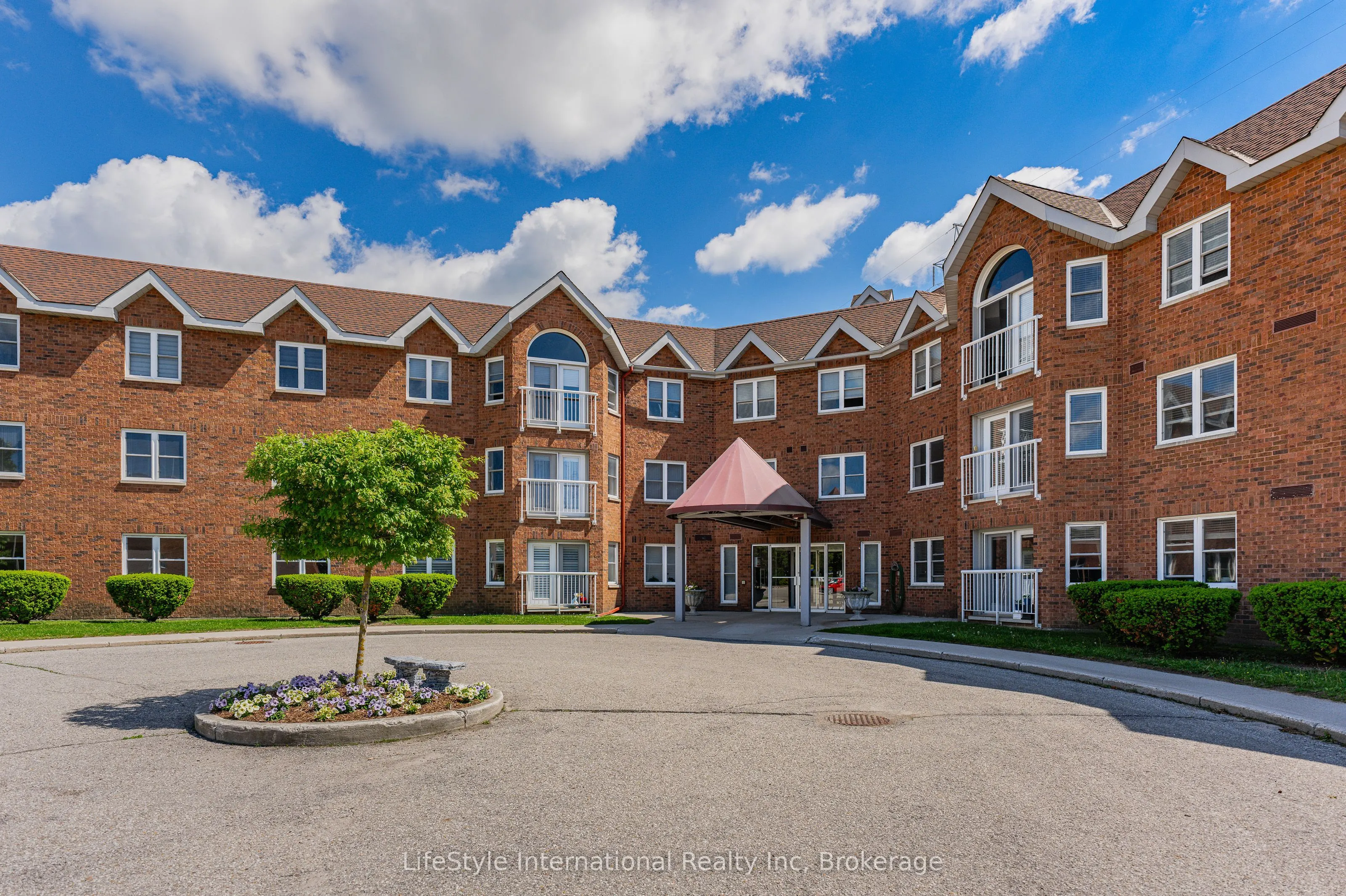 208 Silvercreek Parkway N #213