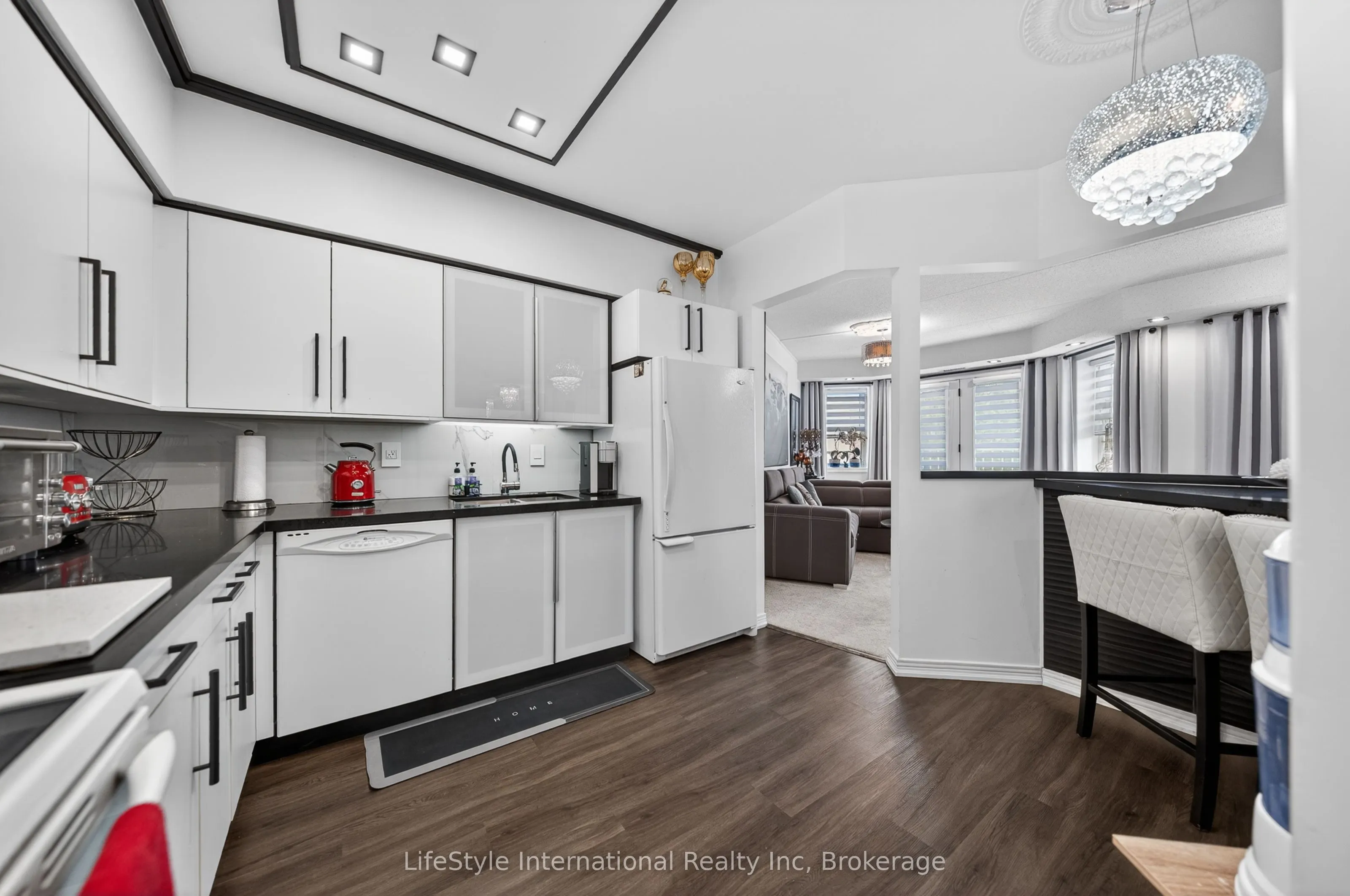 208 Silvercreek Parkway N #213