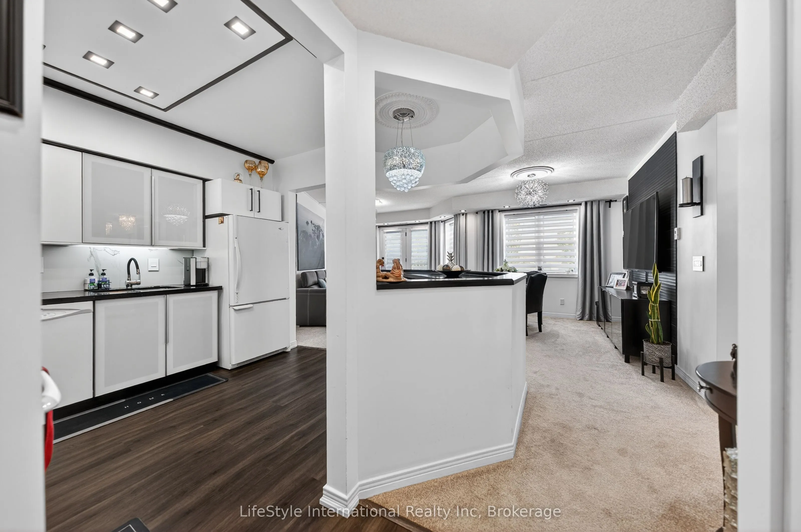208 Silvercreek Parkway N #213