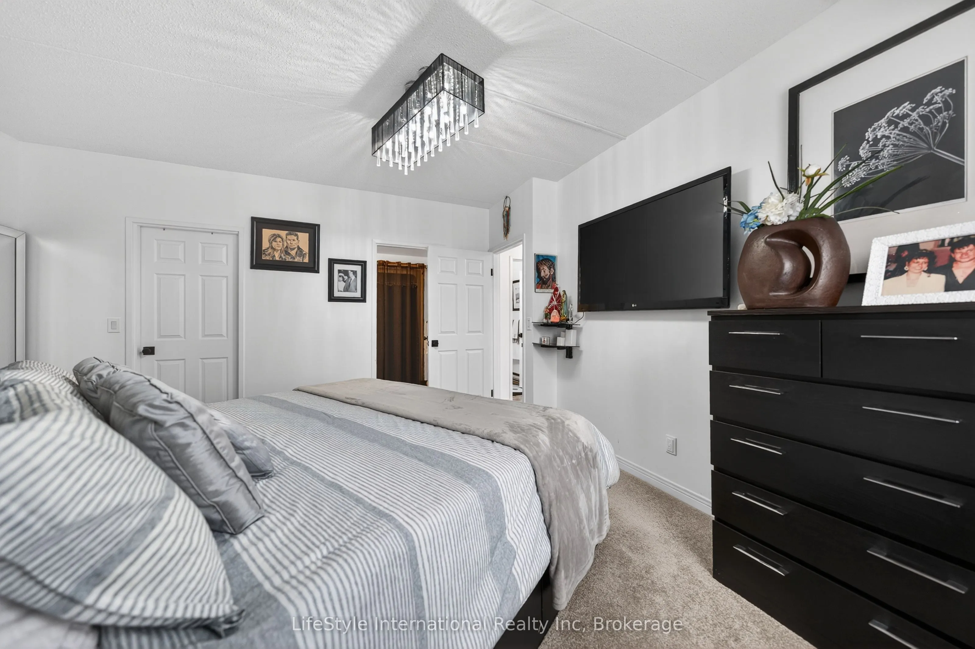 208 Silvercreek Parkway N #213