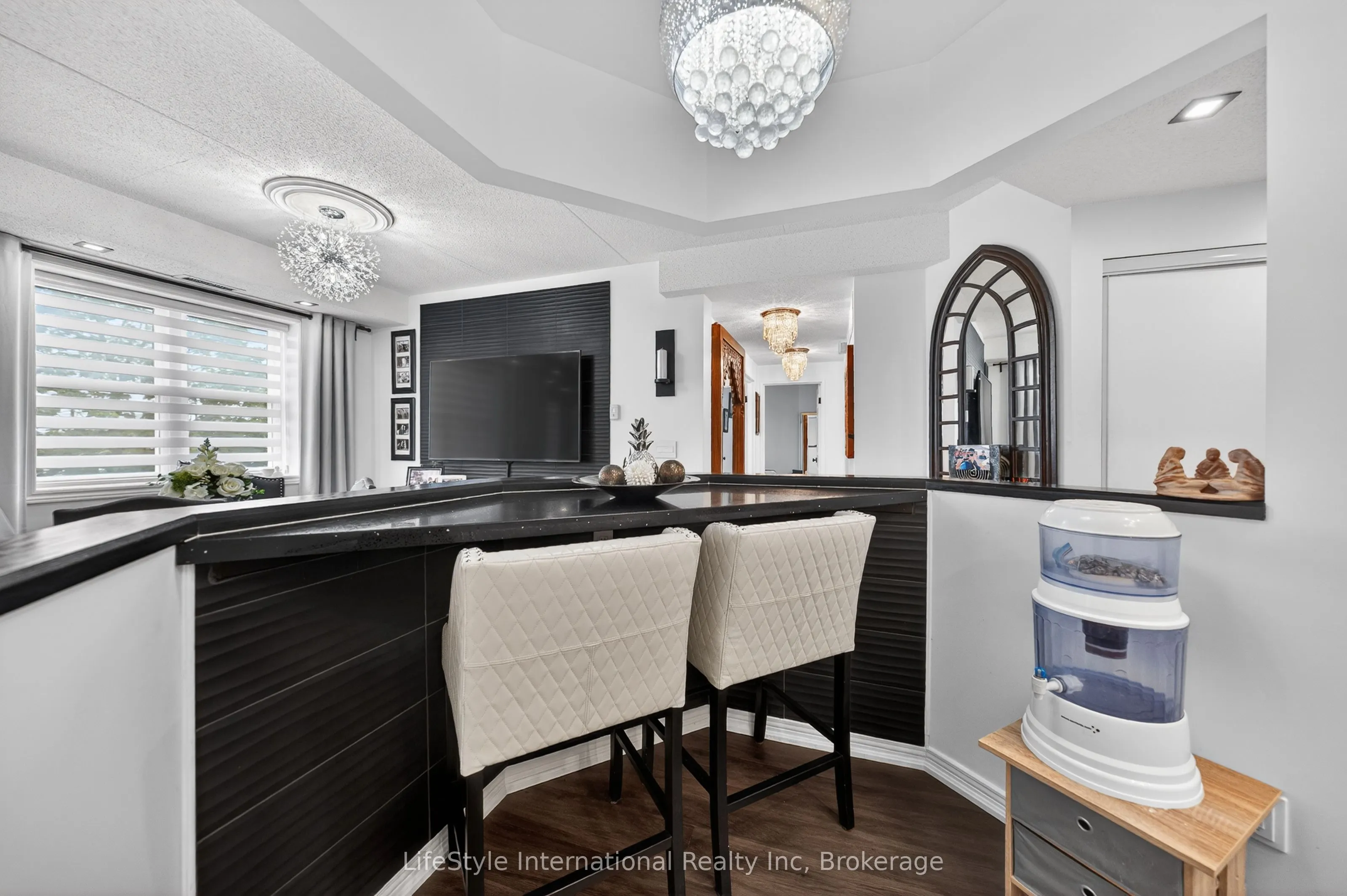 208 Silvercreek Parkway N #213