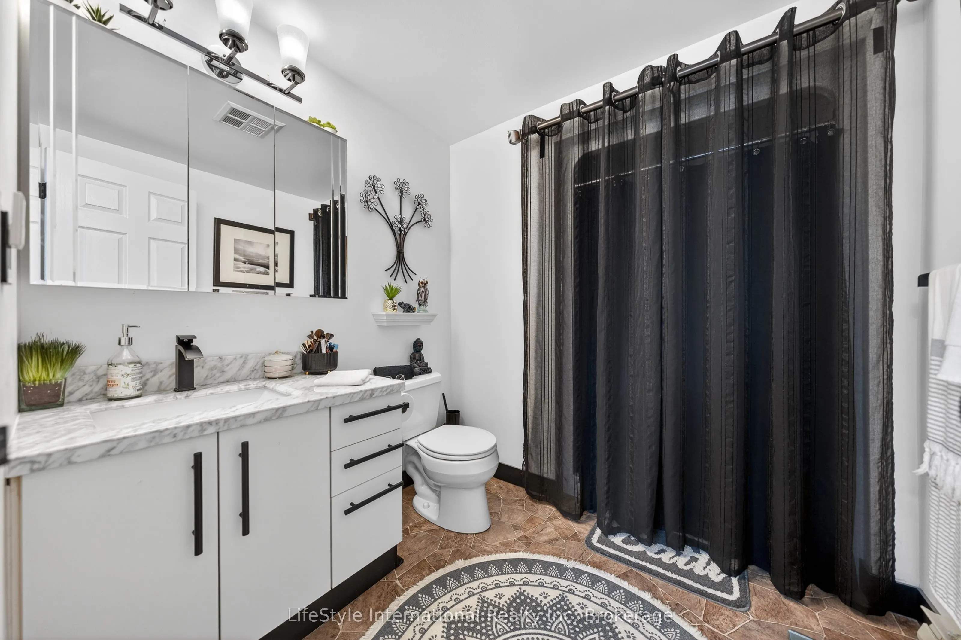 208 Silvercreek Parkway N #213