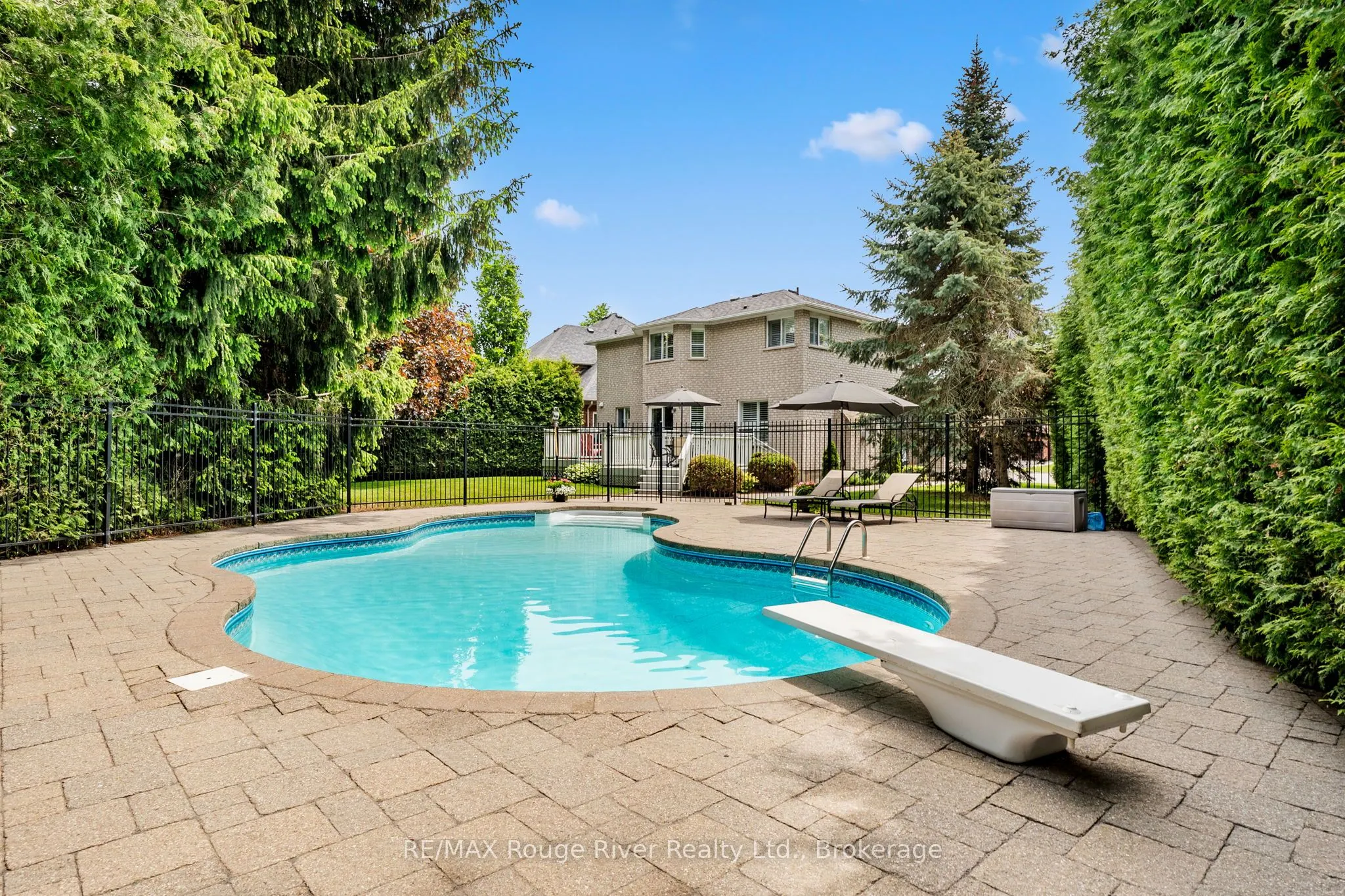 60 Weller Court
