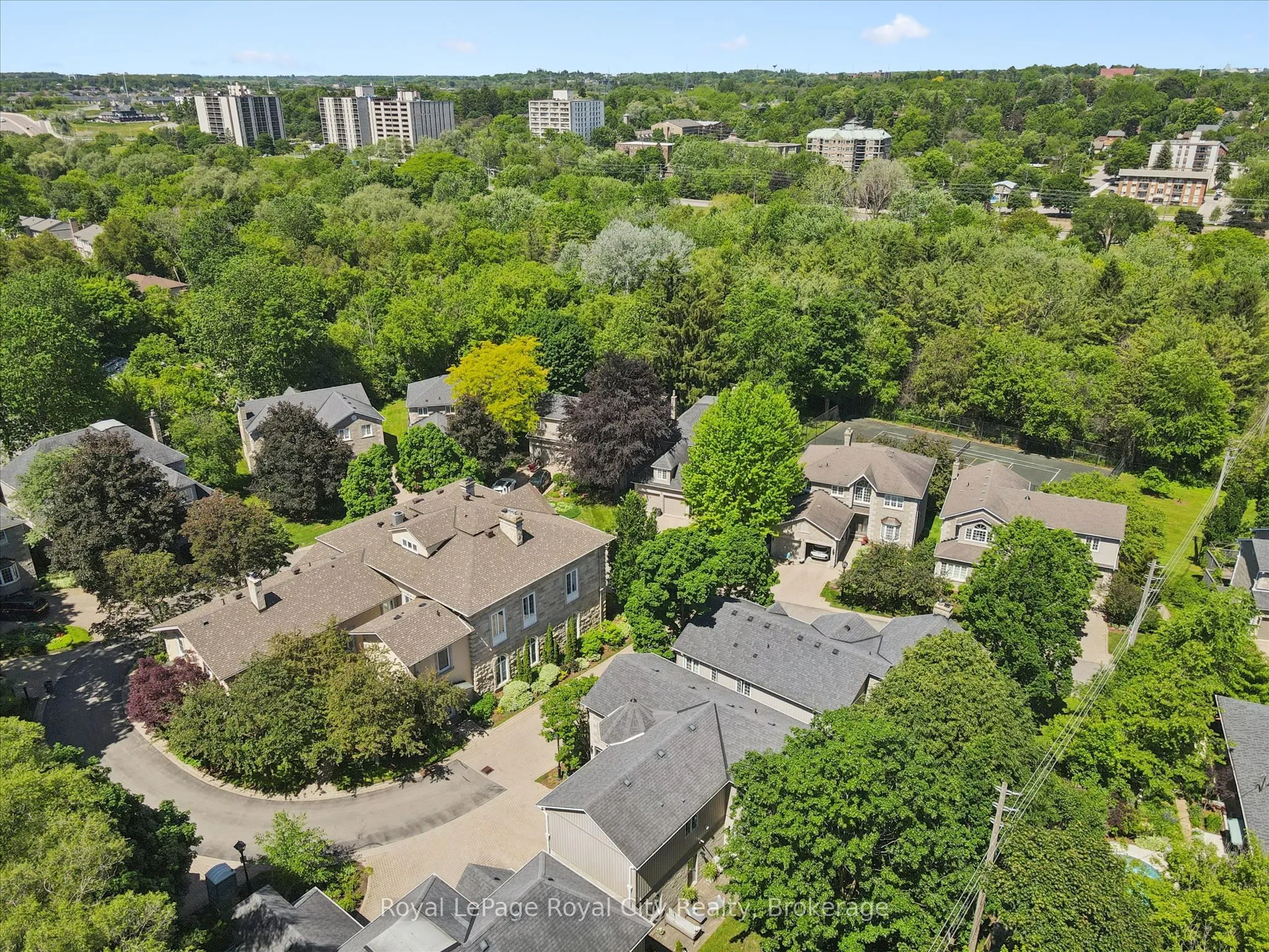 25 MANOR PARK Crescent #11