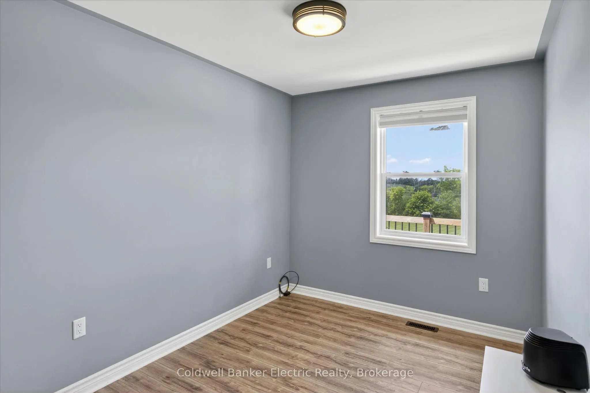 487 11th Concession W