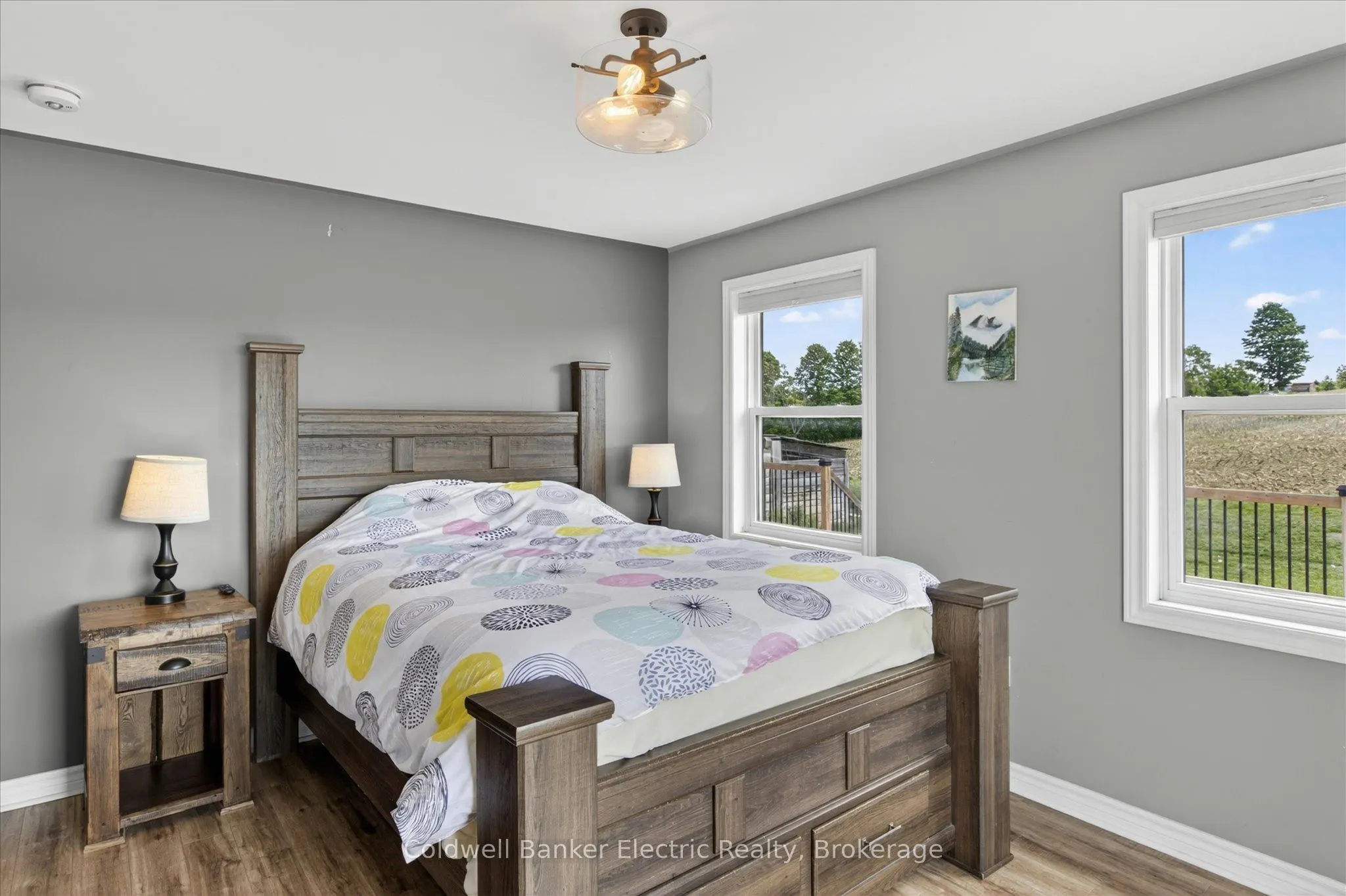 487 11th Concession W