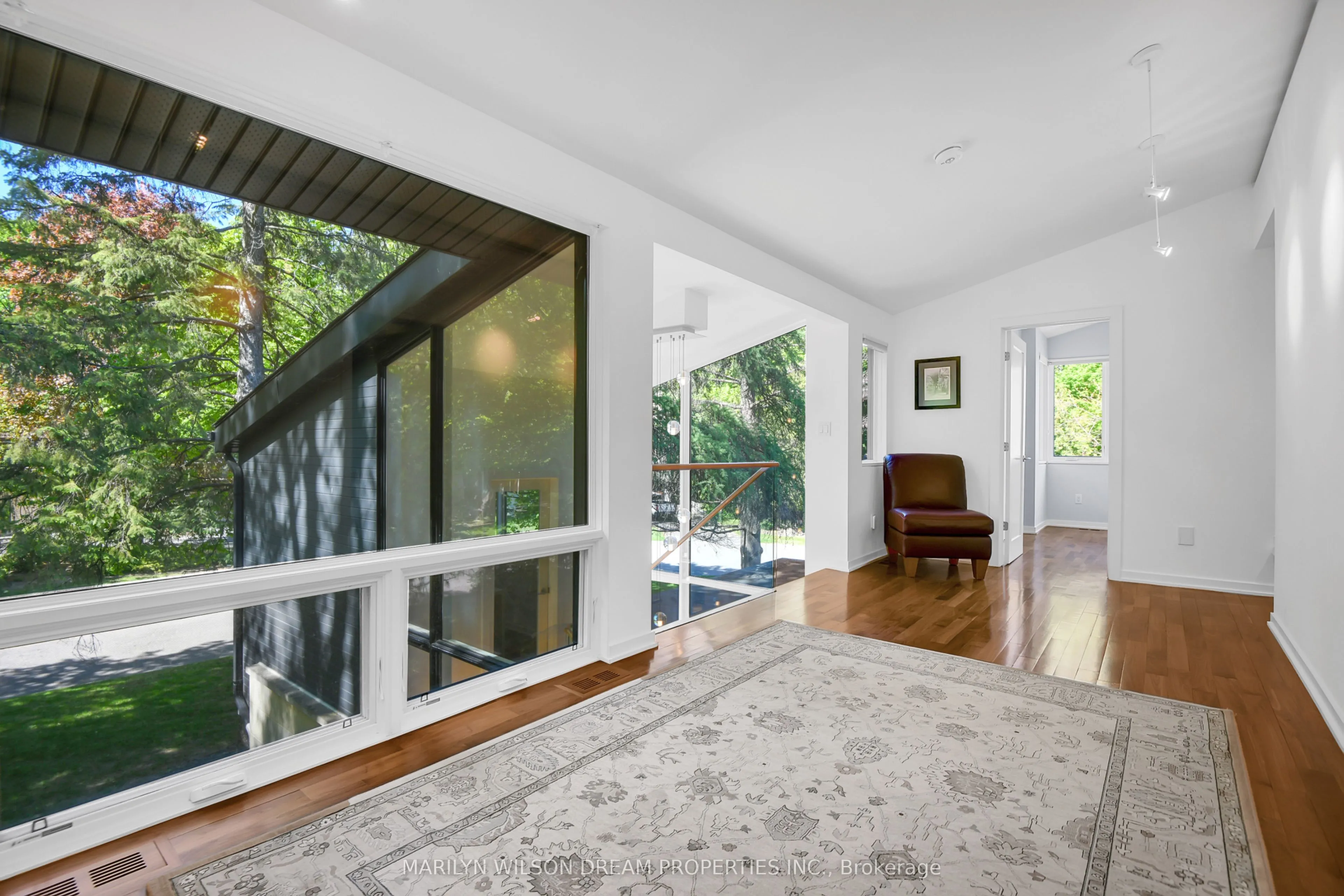 10 Burrows Road