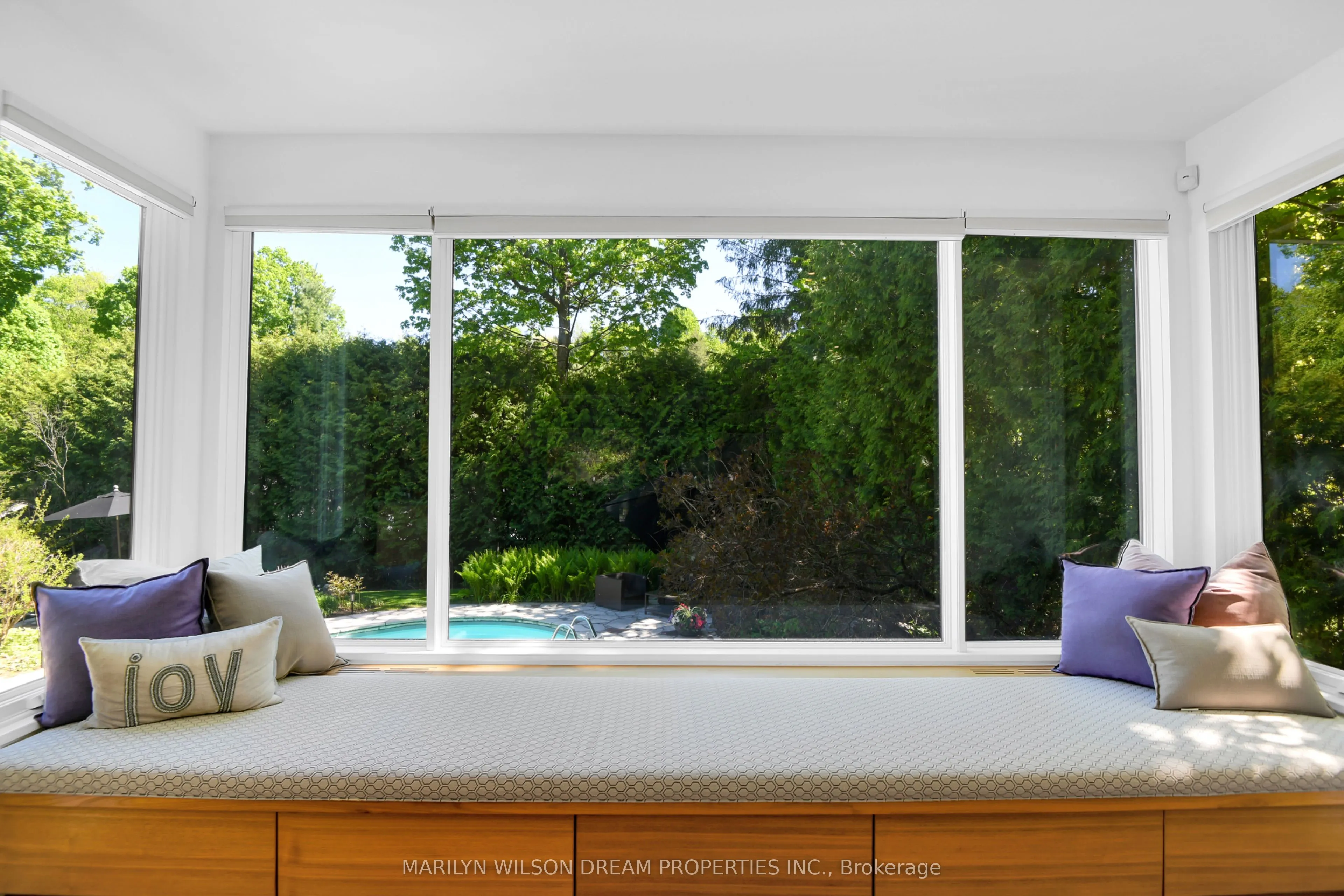 10 Burrows Road