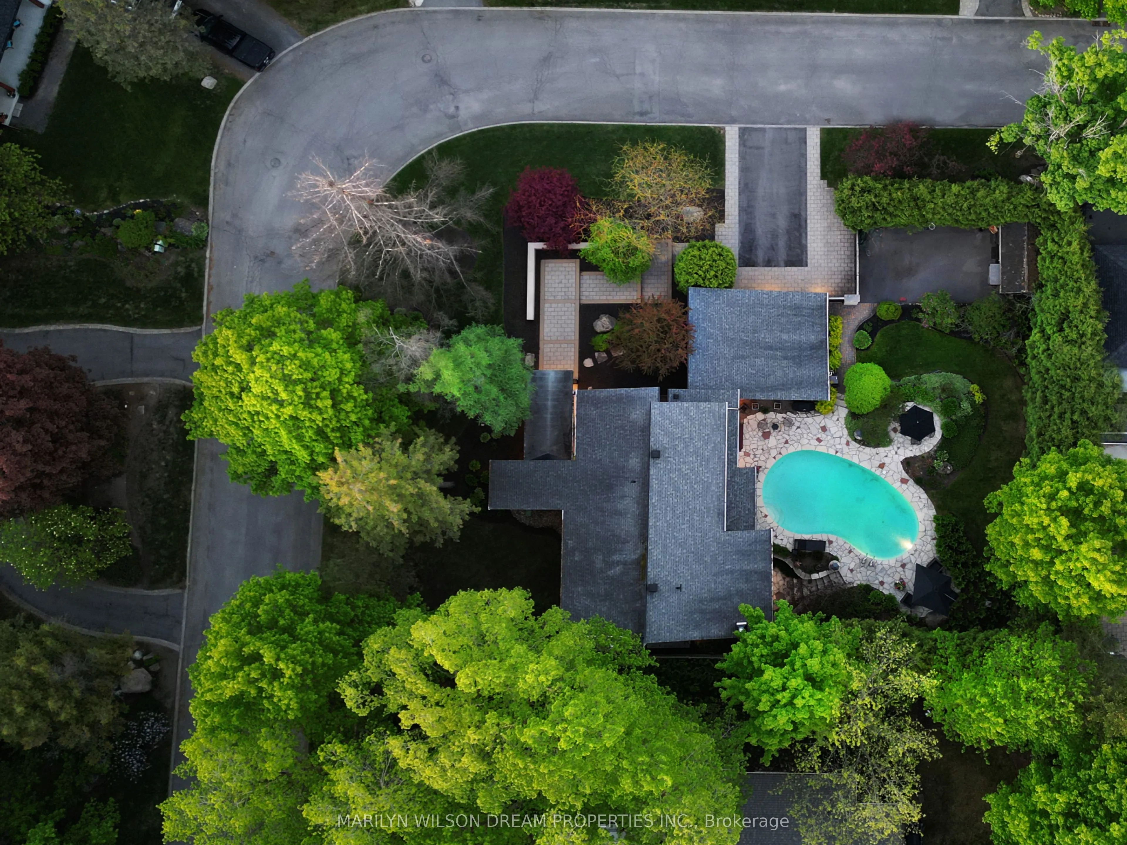 10 Burrows Road