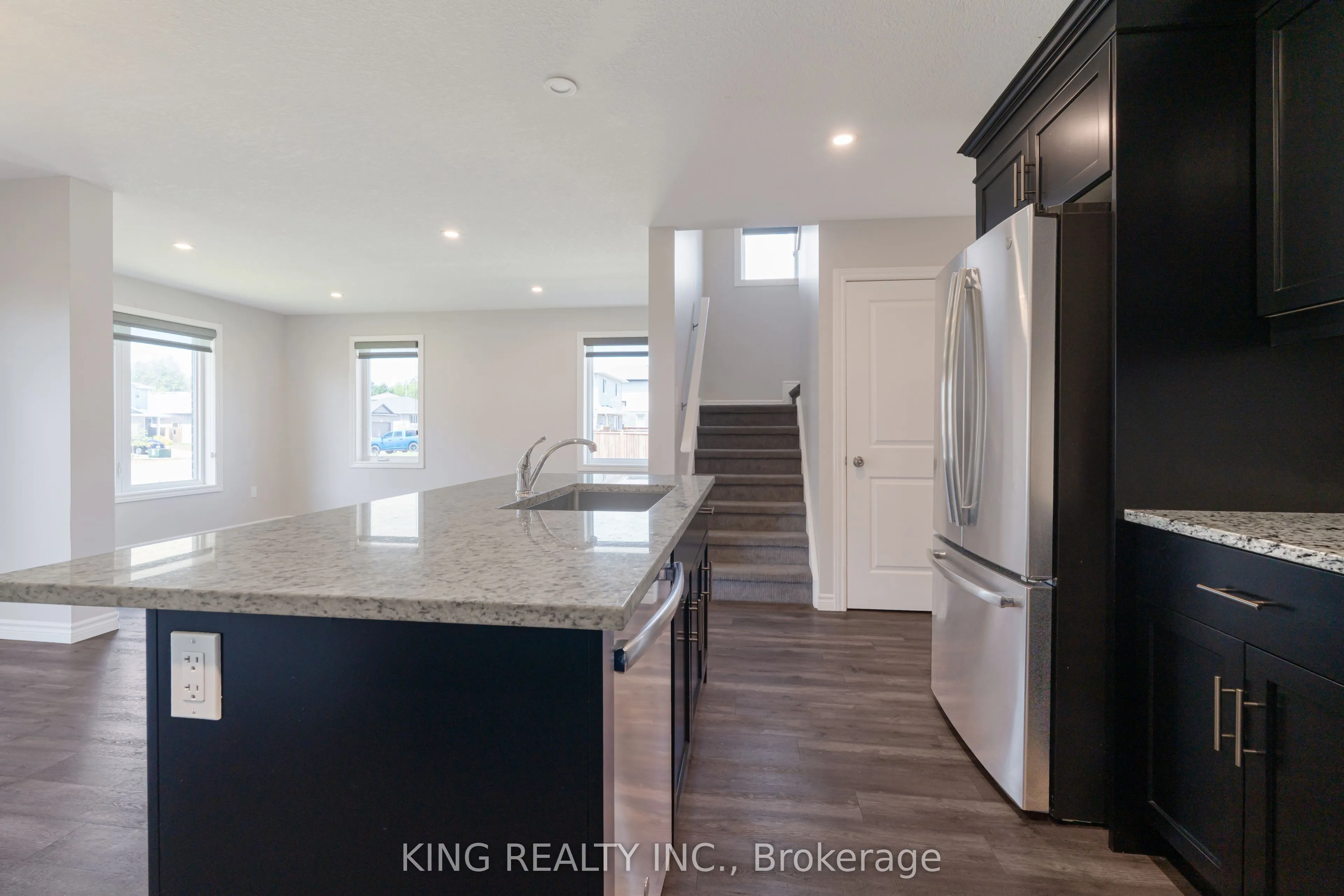 28 MINLER Street #1