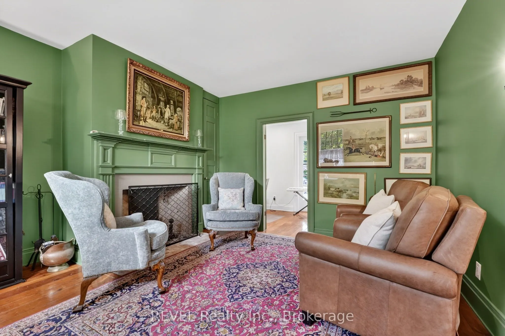 235 Simcoe Street