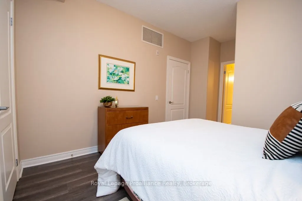 869 Clonsilla Avenue #212