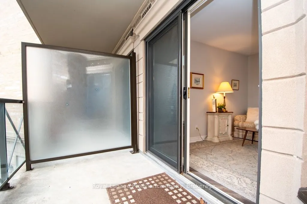 869 Clonsilla Avenue #212