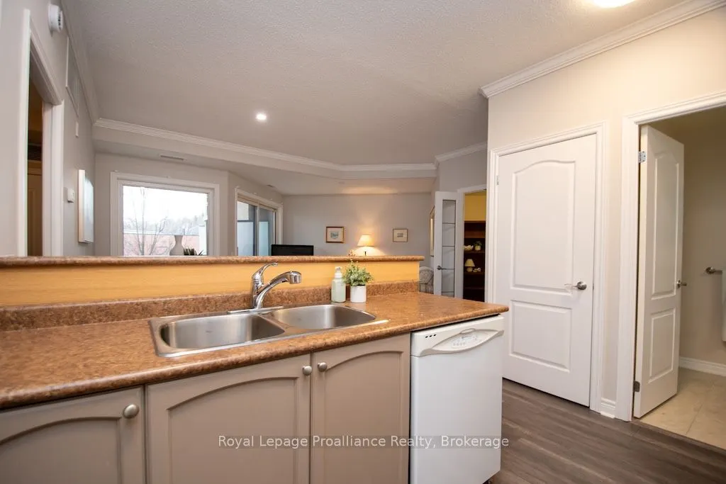 869 Clonsilla Avenue #212