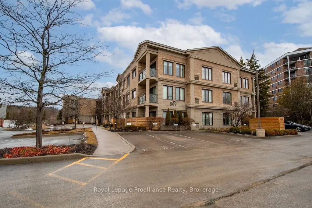 869 Clonsilla Avenue #212