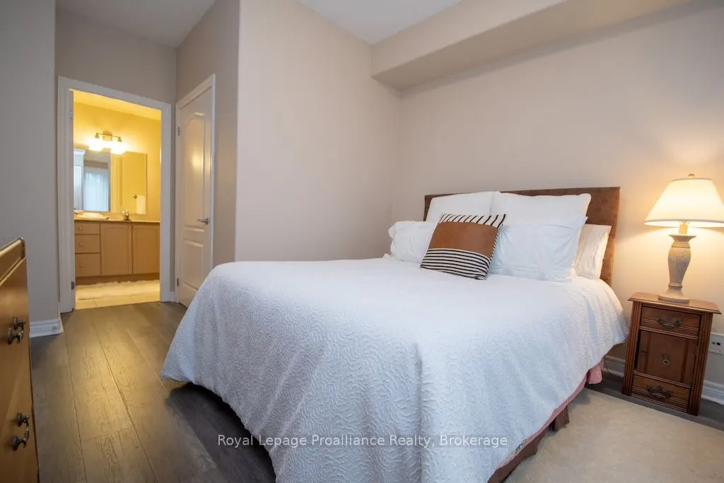869 Clonsilla Avenue #212