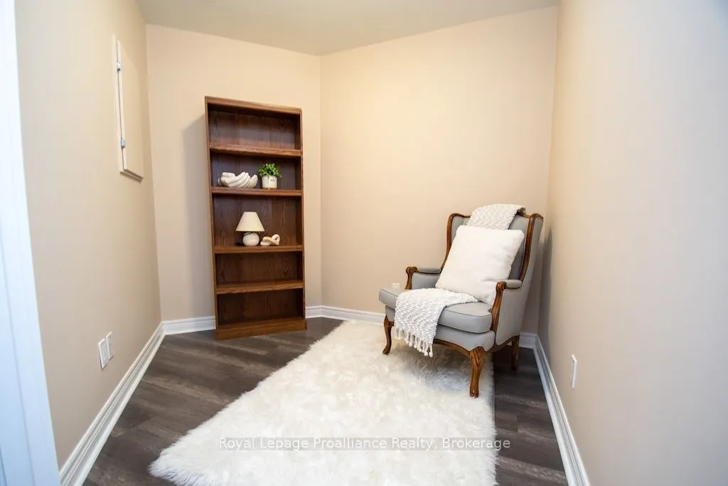 869 Clonsilla Avenue #212