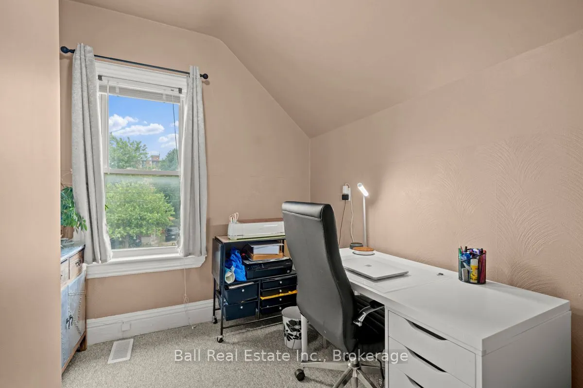 21 Aylmer Street S