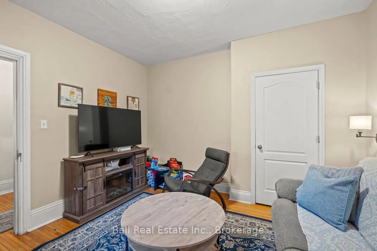 21 Aylmer Street S
