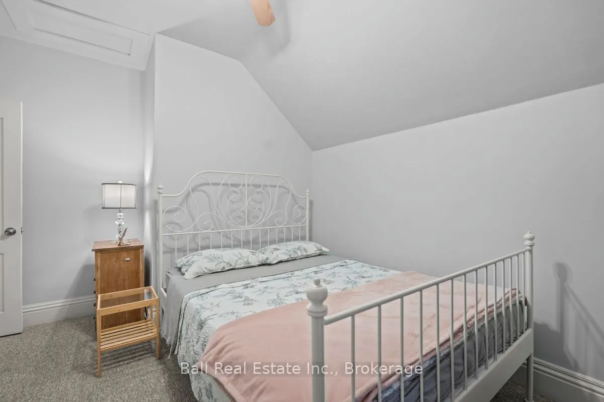 21 Aylmer Street S