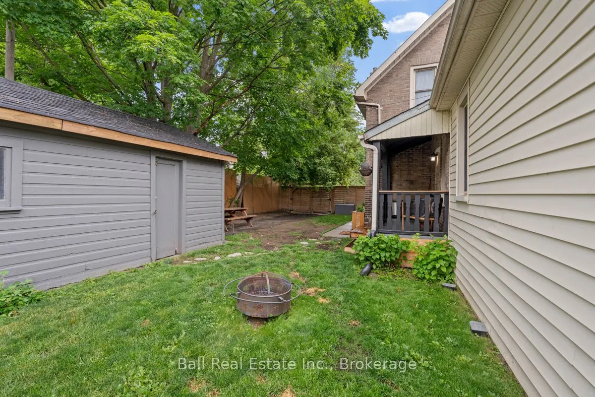 21 Aylmer Street S