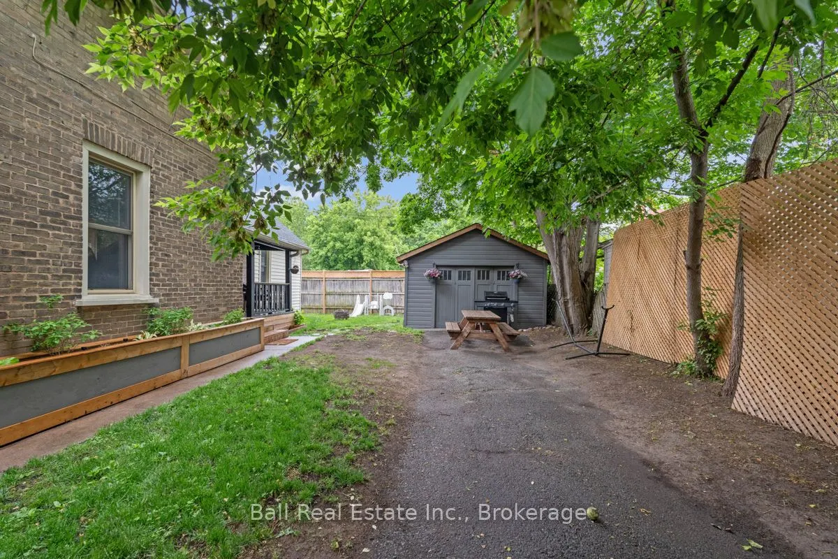21 Aylmer Street S