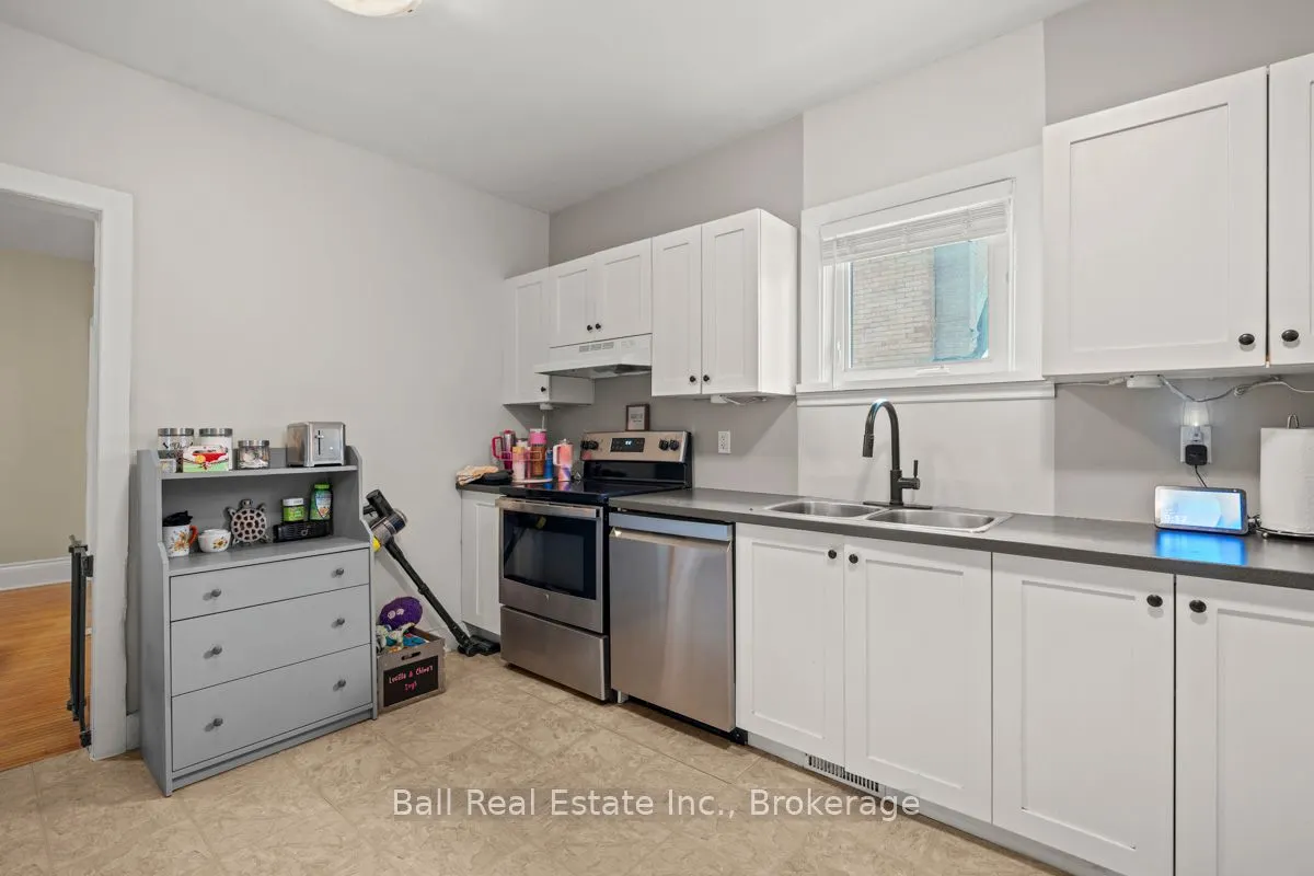 21 Aylmer Street S